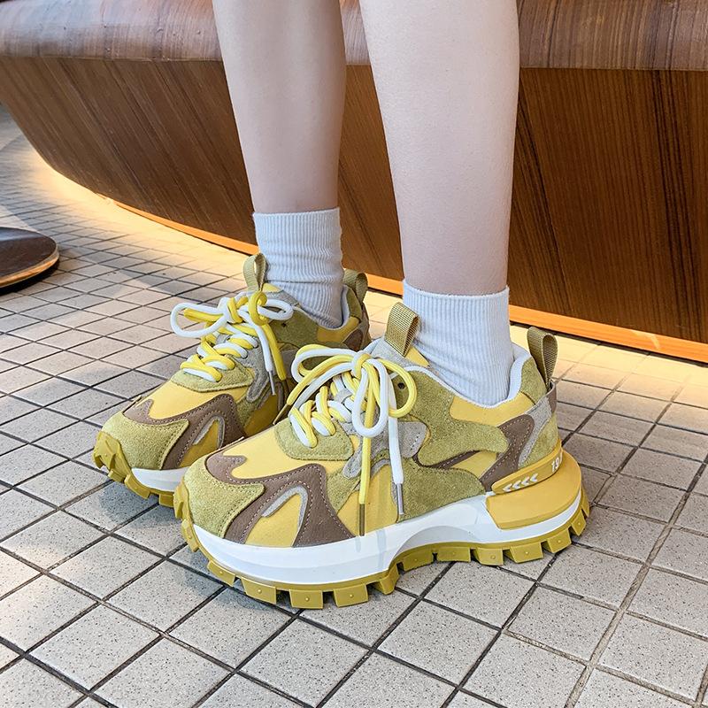 Retro women's spring new thick-soled versatile lightweight casual sports shoes with higher soft soles