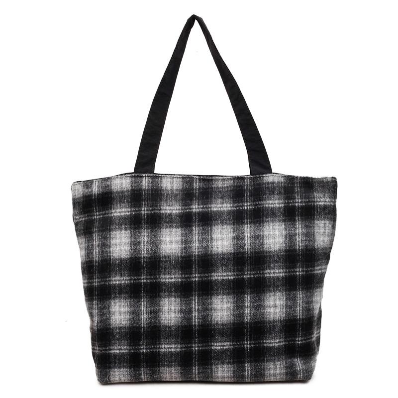 2025 New Trend Autumn and Winter Fashion Plaid Large-capacity Shoulder Bag Korean Version Versatile Retro Commuter Messenger Bag