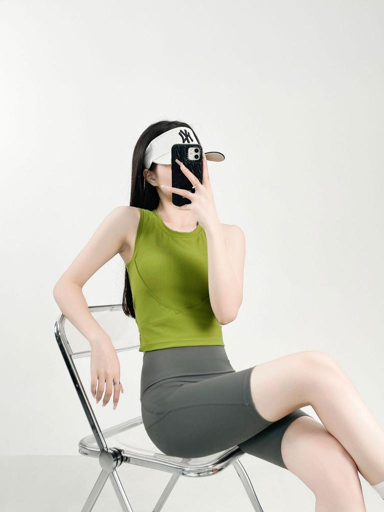 Women's Quick-Dry Sleeveless Yoga Vest with Chest Pad