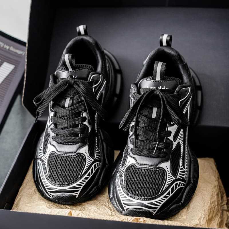 Men's shoes summer 2025 new big head wide feet mesh running sneakers teen senior breathable dad shoes