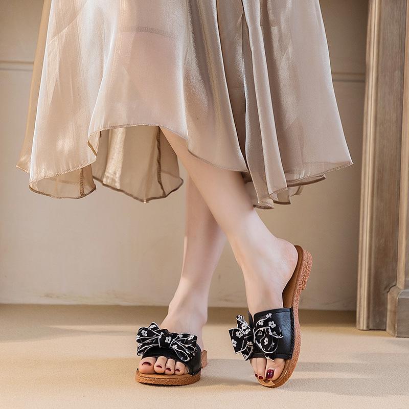 2025 new summer women's slippers first layer cowhide outer wear sandals home casual height increase beef tendon flat soft sole sandals