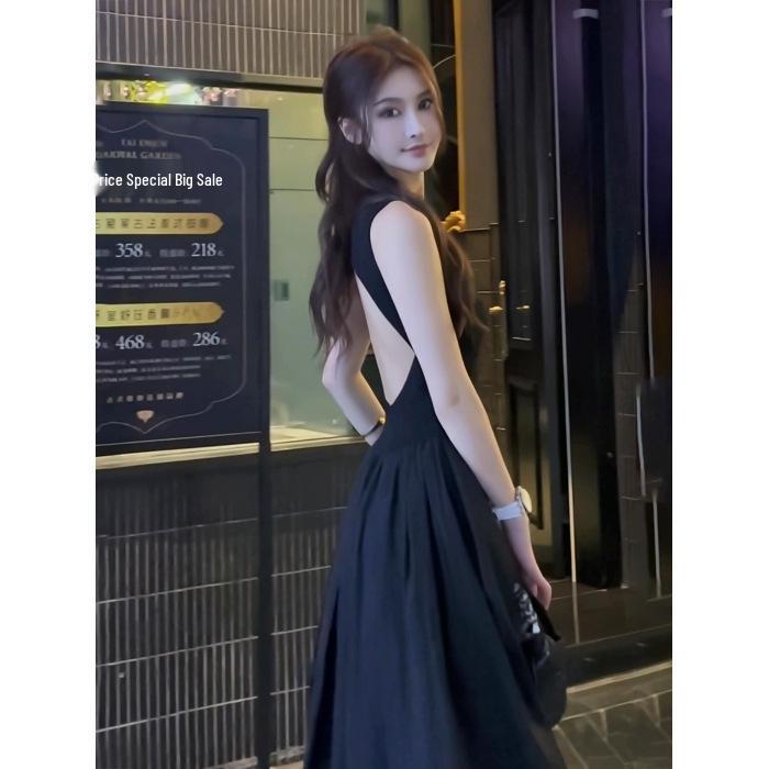 

2024 Женское летнее черное платье А-силуэта без спины, подчеркивающее талию One Size (80-120) чёрный