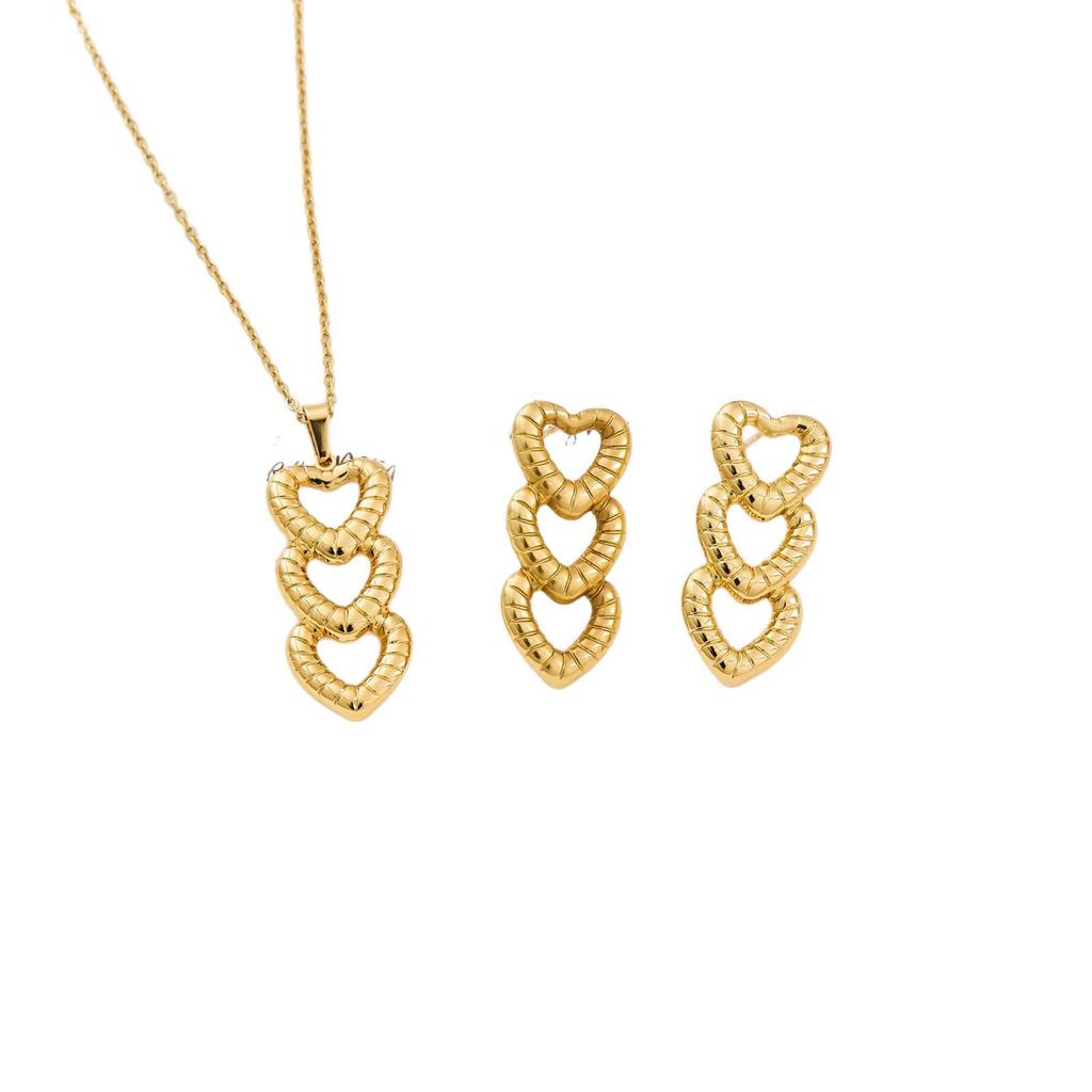 Heart-Shaped Stainless Steel Pendant Necklace: Women's Fashion Titanium Steel Choker Set