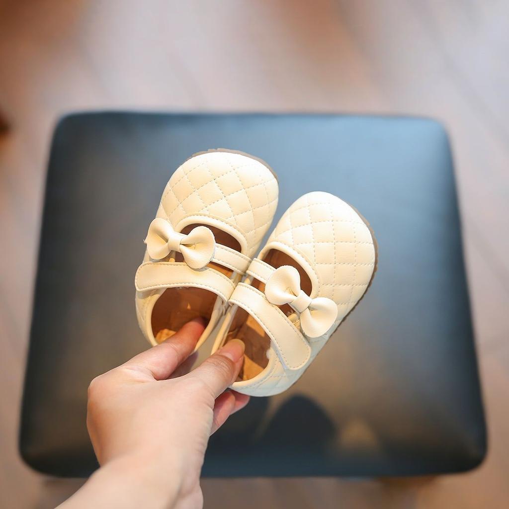 Baby shoes summer sandals 0 to 1 year old toddler shoes non-slip and anti-drop year-old soft-soled shoes baby shoes spring and autumn