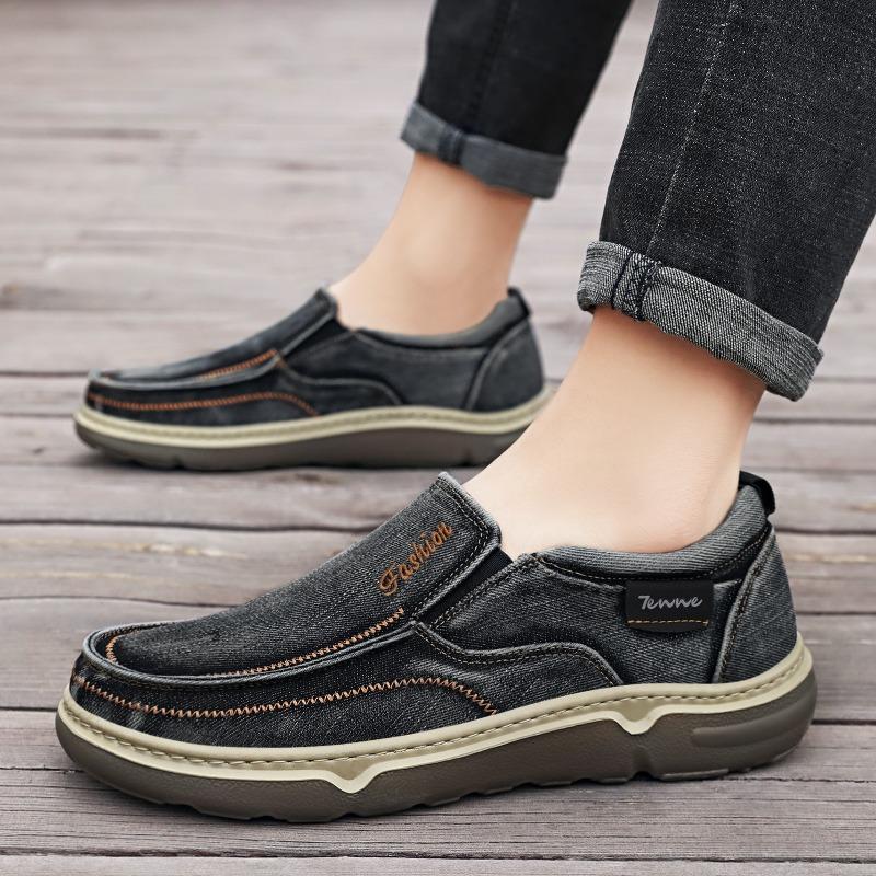 Men's Casual Traditional Beijing-Style Washed Denim Cloth Shoes, Soft-Soled Lightweight Slip-On Canvas Footwear.