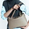 Daks Flap ShOulder Bag M With O lOck decOratiOn tOppe