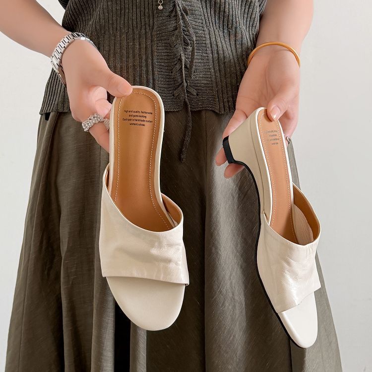 2026 new fish mouth Muller slippers women's medium heel thick heel simple and comfortable versatile one-character cool slippers women