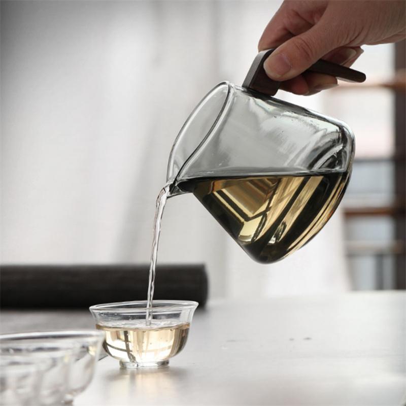 400ml Wooden Handle High Borosilicate Glass Tea Pitcher Fair Cup Chahai Kung Fu Tea Set Milk Pourer Glass Pot Coffee Pitcher