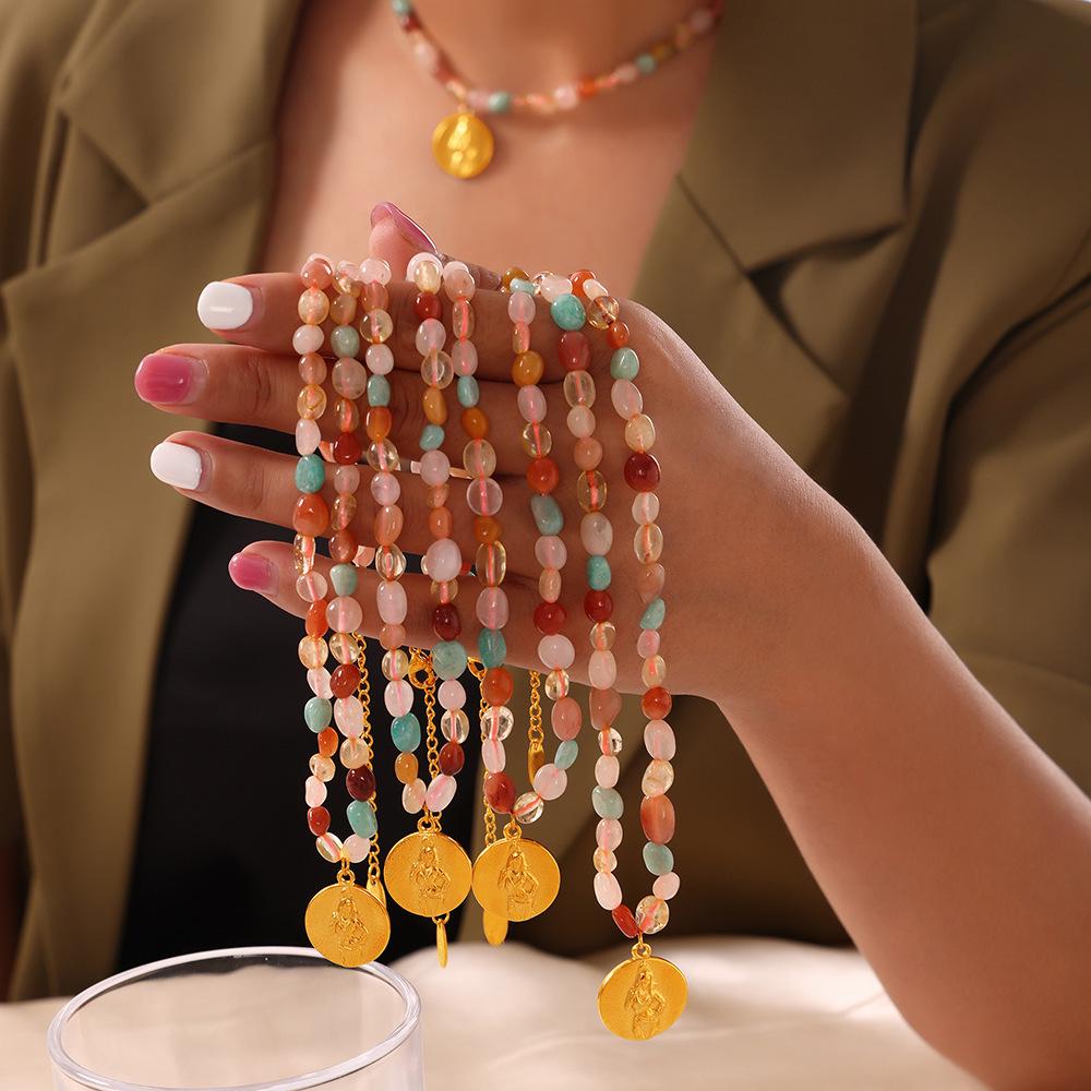 

Богемское рельефное ожерелье-подвеска с бусинами из смешанного камня и цепочкой из титановой стали