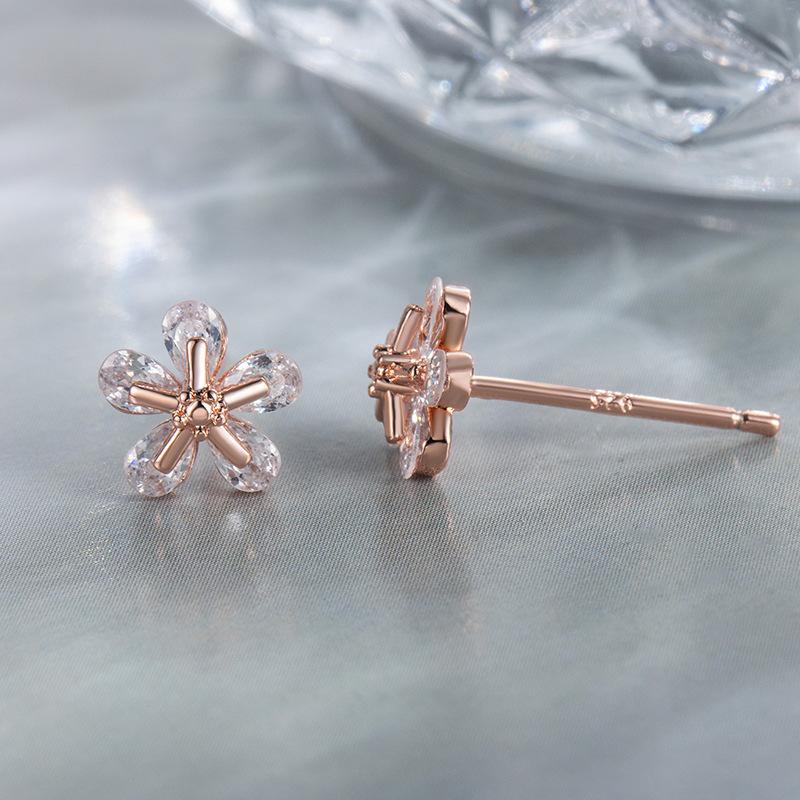 Five-petaled Flower Stud Earrings Female Sweet and Versatile Simple Summer Light Luxury Niche Design Small and Cute