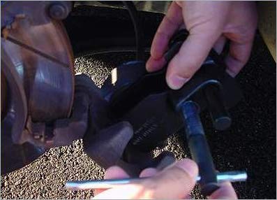 Disc Brake Caliper Piston Tool for Opposed 4-Piston Calipers, Wide, Piston Return, Disc Brake Pad Replacement Tool