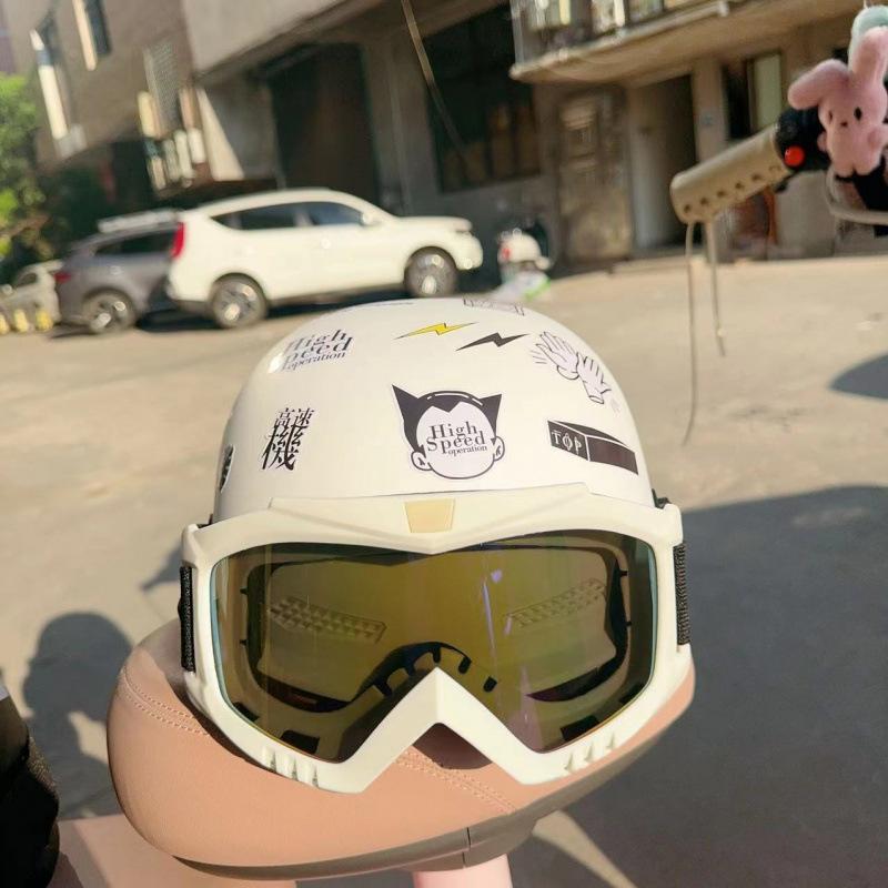 Electric Motorcycle Men's Ski Riding Four Seasons Universal Helmet Helmets