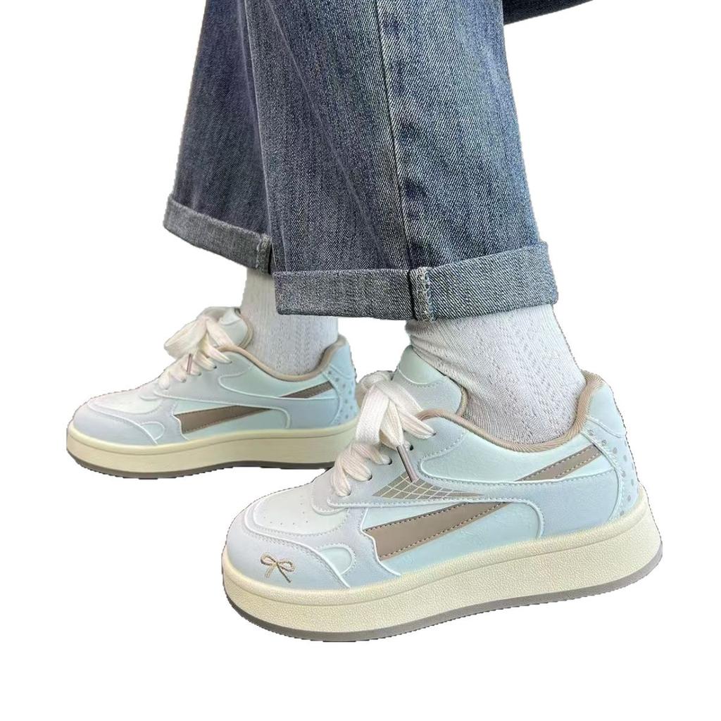 Flat shoes for women 2026 Autumn East style round toe new casual Korean version white shoes thick soled board shoes