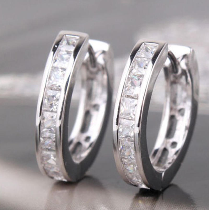 

Маленькие серьги-кольца из стерлингового серебра с цирконием