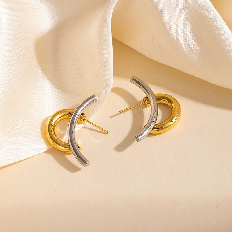 High-End European & American 18K Gold Stainless Steel Stud Earrings - Fashionable, Versatile, and Colorfast Niche Jewelry