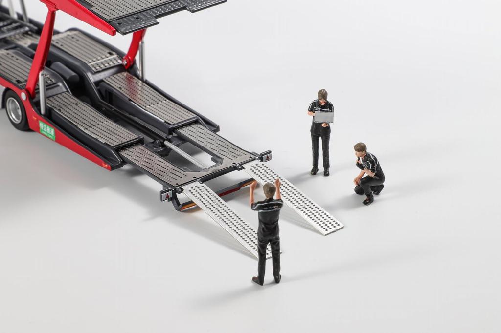 Gaincorp Products 1/64 Wei Chuan Mercedes-Benz Trailer + Figure Set (Finished) KS-069-413