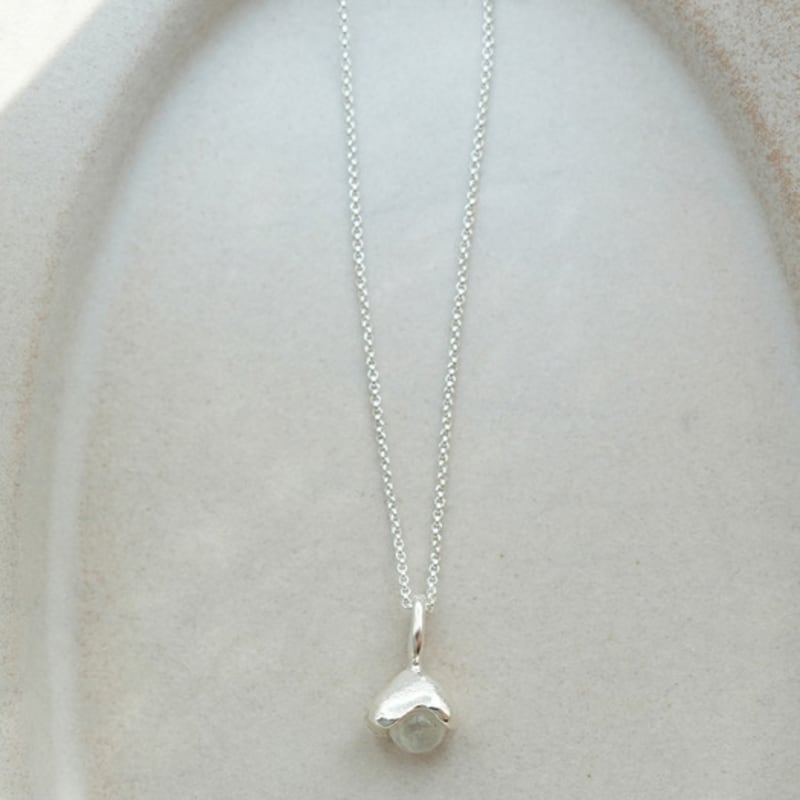 REINDEER GROTTO NECKLACE 08