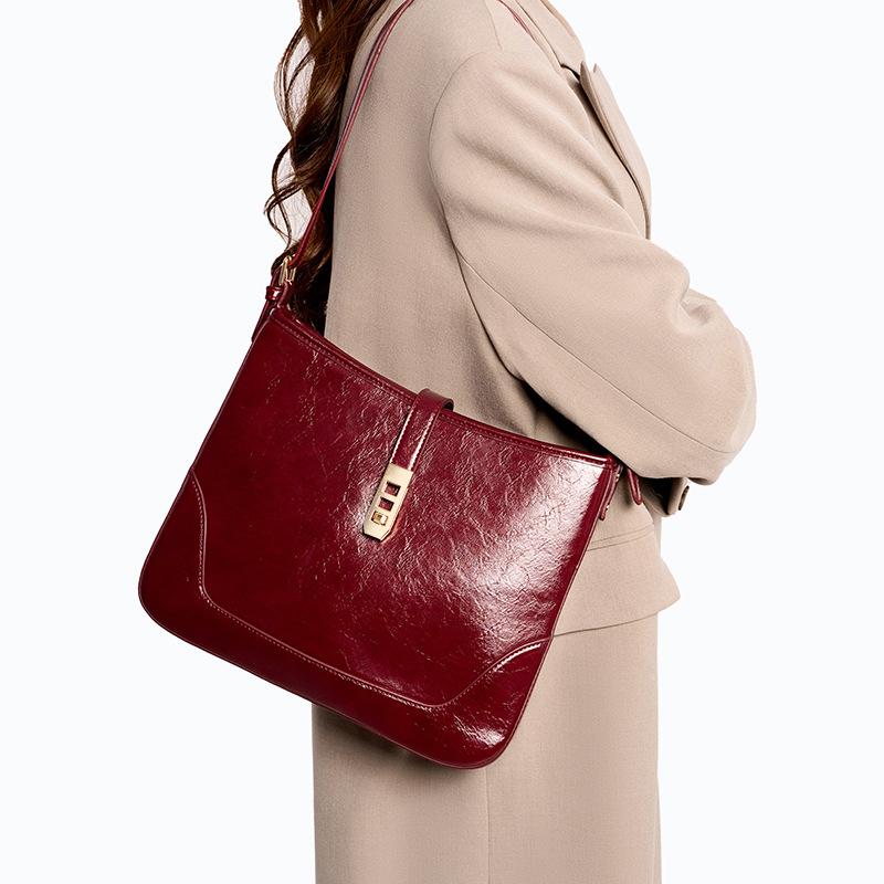 Red Large Capacity Shoulder Big Bag Women'S High-End Sense Retro Tote Medieval Bride Wedding Bag Women'S Bag