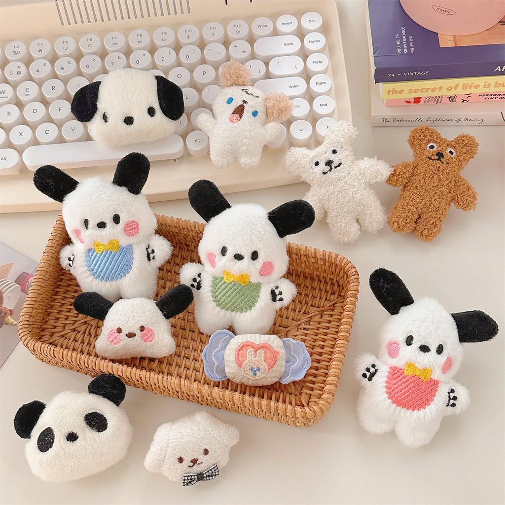 2/4 Pezzi Bambola Cane Peluche Cartone Animato Spilla Cane Orso Decorazione Zaino Studente Sciarpa Accessori Abbigliamento