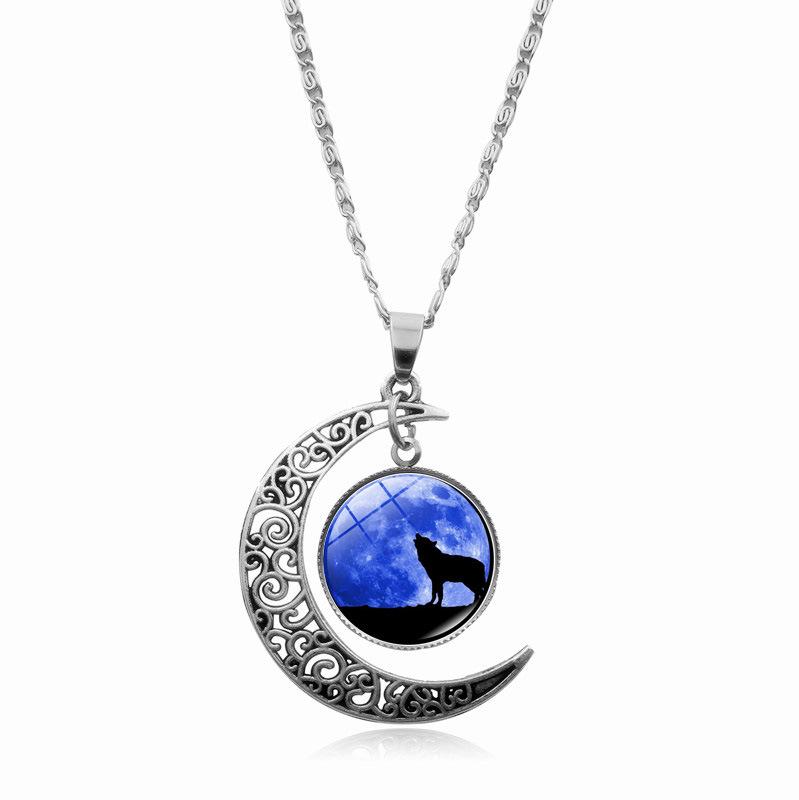 Howling Wolf Moon Time Gemstone Pendant Necklace Women's Versatile Collarbone Chain Accessory