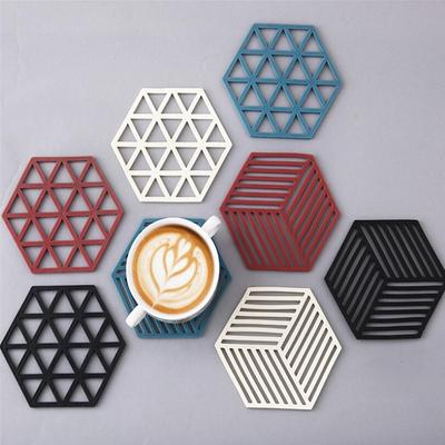 8 Pcs Household Heat Insulation Anti-scald Kitchen Plate Creative Hollow Hexagonal Table Mats