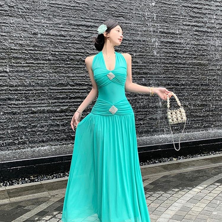 French diamond neck design waist pinching skirt v-neck seaside vacation dress sexy pure desire style medium and long skirt