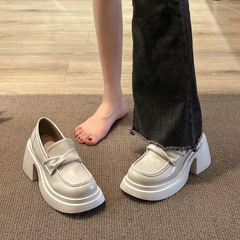 

High-heeled small leather shoes women s autumn 2025 new one-pedal thick-heeled thick-soled Mary Jane British style loafers 35 бежевый