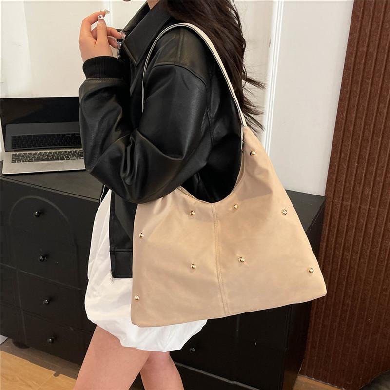 Fashion Rivet Shoulder Bag For Women Large Capacity Casual Handbags Simple Commuter Tote Bag Retro Suede Leather Underarm Bag AVE