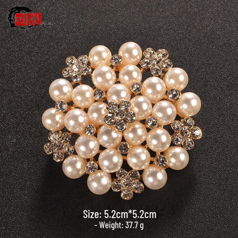 Japanese Style Luxury Brooch: Elegant High-End Women's Pin for Sweater or Lapel