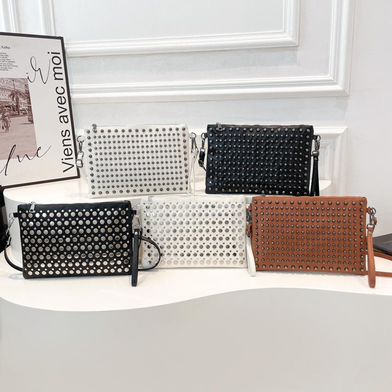 Foreign Trade Women's Bag 2025 Autumn New Korean Version Fashion Rivet Shoulder Bag Large Capacity Casual Versatile Envelope Bag Tide