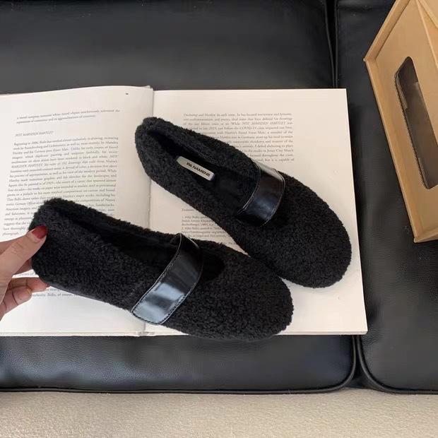 In the Autumn and Winter of 2025, the New Fashionable and Versatile Flat-bottomed One-word Belt, Doudou Shoes, Velvet Warm Single Shoes, Mao Mao 