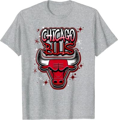 חולצת טי עם לוגו Airbrush של שיקגו בולס מה-NBA