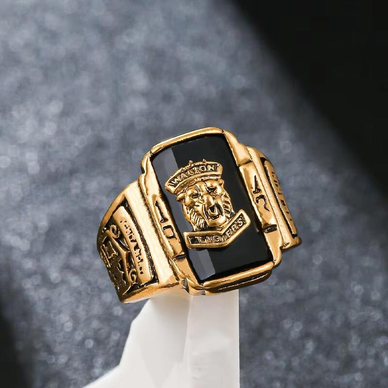 Vintage Carved Person Big Square Red/Black/Green Crystal Gemstone Ring For Men Fashion Punk Jewelry Ring Accessories