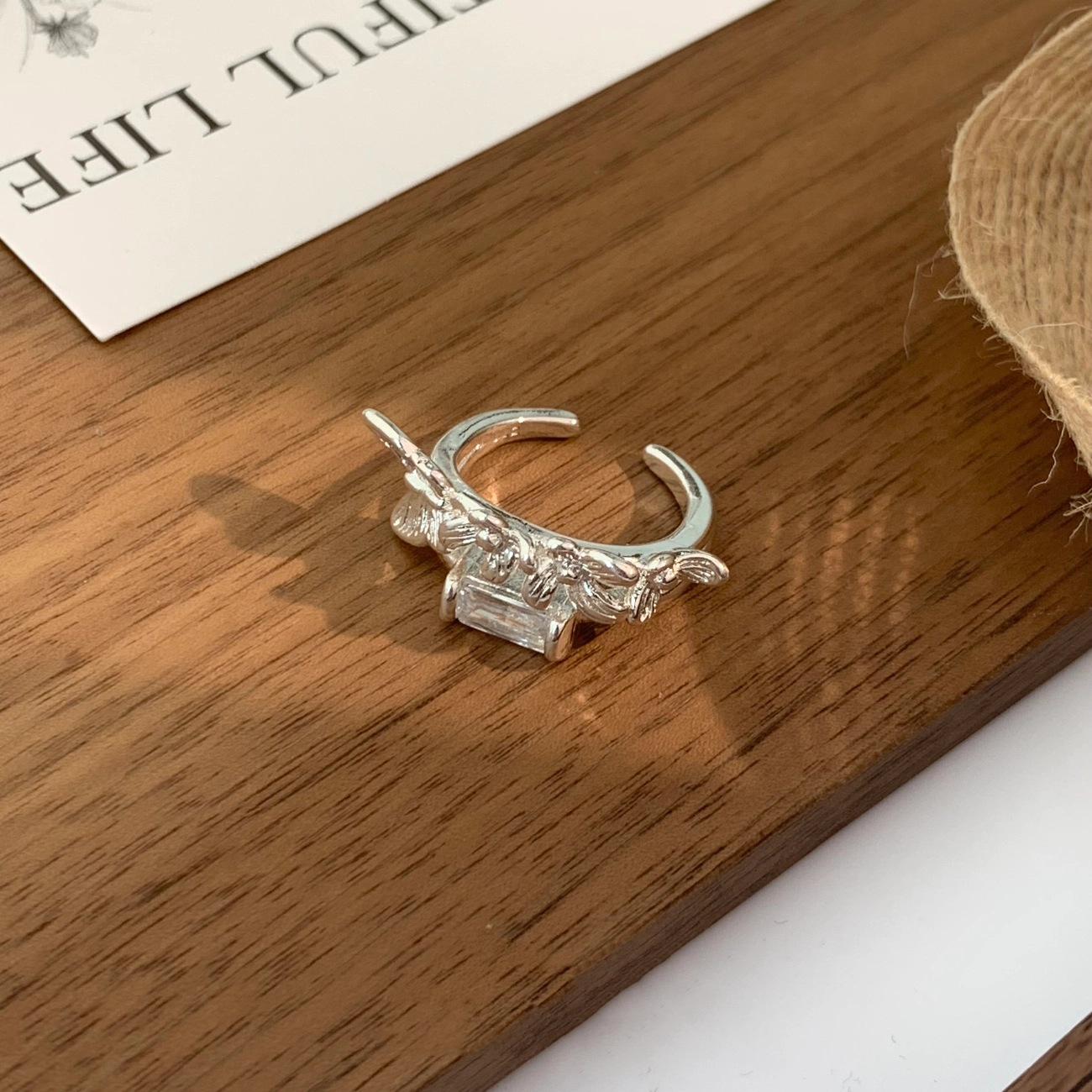 

Exquisite Butterfly Ring: Women s Shiny Stone Multi-Layer Open Ring with Geometric Design for Index Finger Adjustable Open