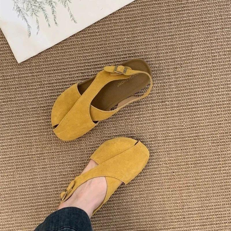 Yeni Kadın Tasarımcı Sandaletler Düz Alçak Topuklu Spor Ayakkabılar Rahat Gladyatör Çıplak Ayak Loafer'lar Giyilebilir Yaz Bahar Rahat Loafer'lar