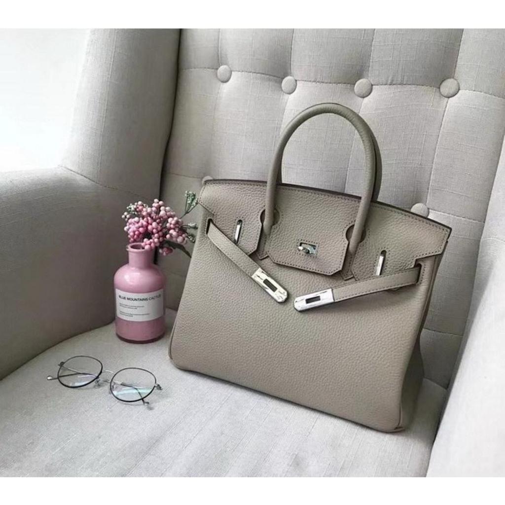 26 Neue Leder Damen Tasche Silberne Schnalle Platin Tasche Litschi Muster Erste Schicht Rindsleder 25cm/30cm Damen Tasche, Großhandel durch den Hersteller