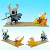14,3cm PVC Hollow Knight Actionfigur Sammlermodell Niedliche Spielfigur für Auto-Armaturenbrett Schreibtischdekorationen Geburtstagsgeschenk