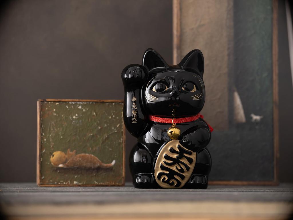 Gingado Maneki Neko Black Lacquer Right Paw Made of Lucky Good Feng Shui Takaoka Copperware Maneki Neko (Large - 16cm) Finish, Raised, Metal, Cat,