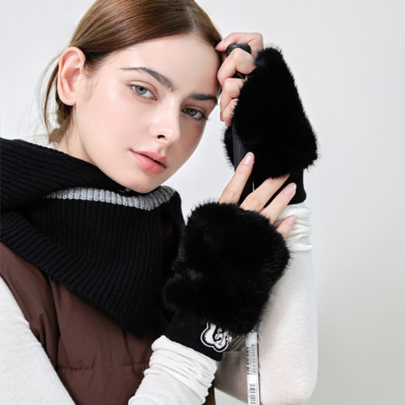 Nitina Crystal Fur Hand Warmer C/BK