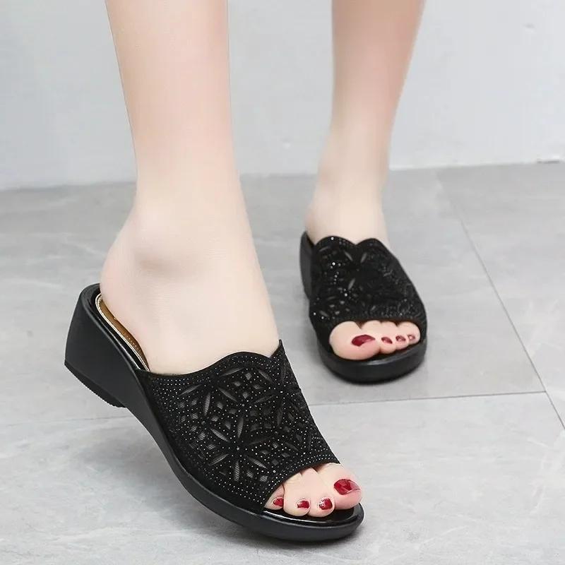 Fashion Woman Shoes 2025 Summer Brand Open Toe Woman Slippers Fashion Office Slippers Ladies Crystal Round Toe Wedges Women's Sandals