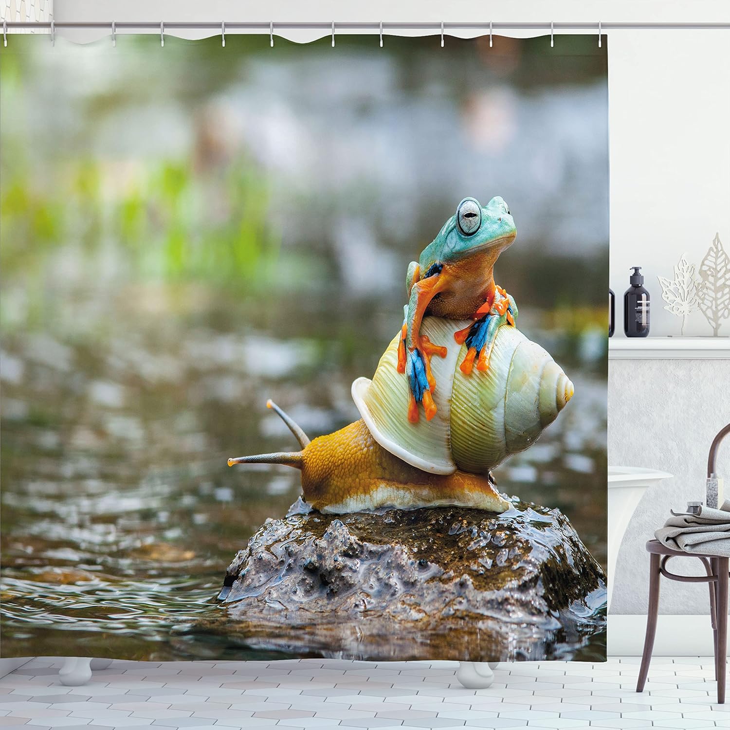 

Frog On Snail Shower Curtain Nature Animal Print Bathroom Decor Waterproof Bath Linen Wildlife Art Home Accessories Funny Design W60H190(CM)-1 Pcs
