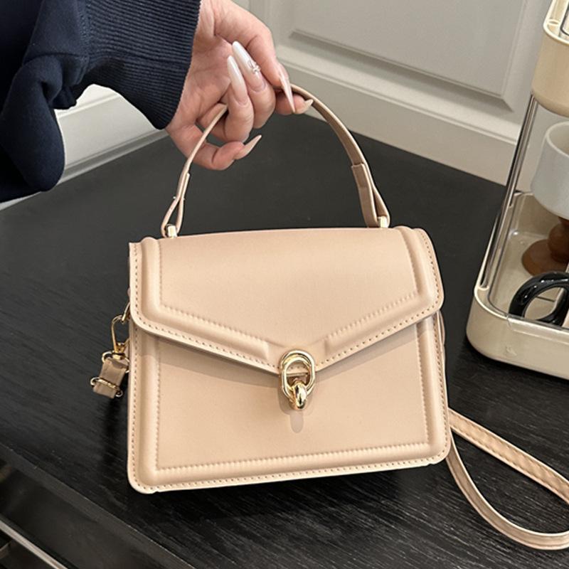 

Тенденция однотонных цветов 2025 лето новая женская повседневная мода для поездок на работу большая вместимость персонализированная маленькая квадратная сумка через плечо мессенджер хаки