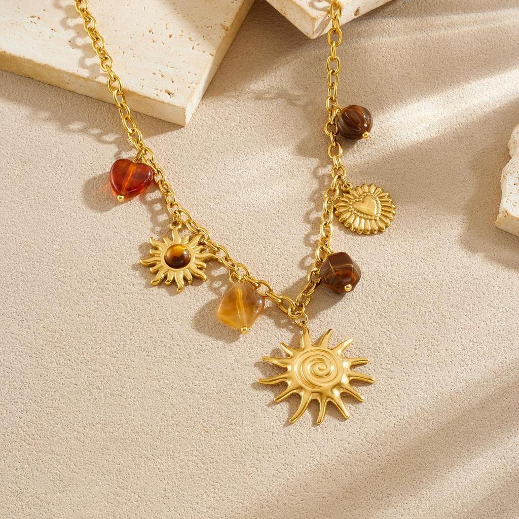 Retro Gold-Plated Sun Heart Tiger Eye Pendant Jewelry Set
