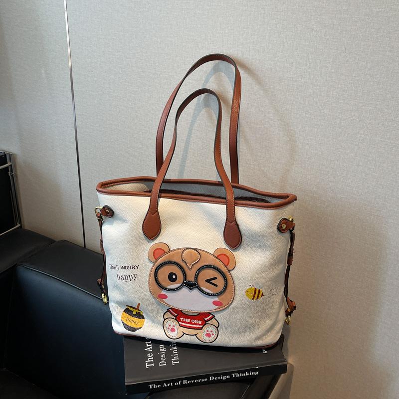Large capacity underarm shoulder bag 2025 spring and summer new cute bear student tote bag women's bag tide