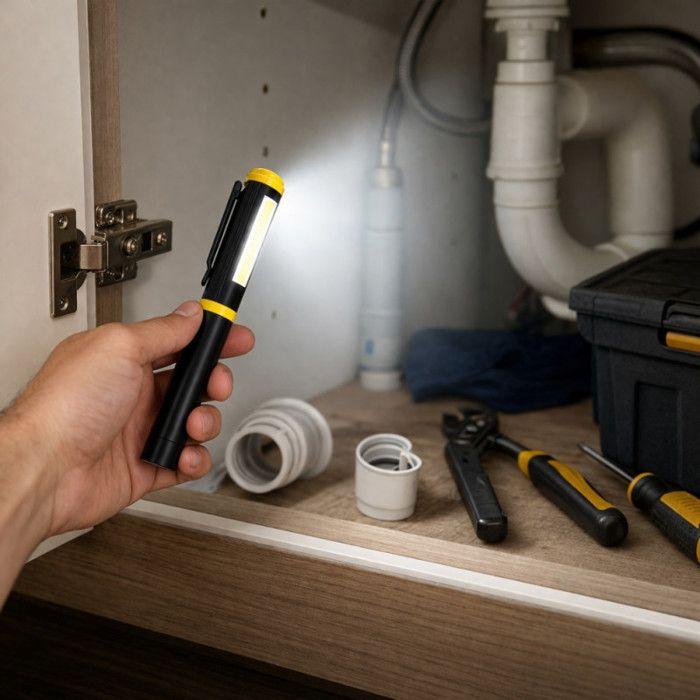 Lampe Crayon LED Magnétique avec Clip – Lampe Stylo Compacte pour Inspection, Atelier et Bricolage, Couleur Aléatoire