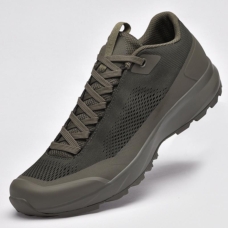 Fashion New Men's Slip On Walking Shoes Ultra Light Breathable Non Slip Running Shoes Casual Fashion Sneakers Mesh Workout Sports Flats