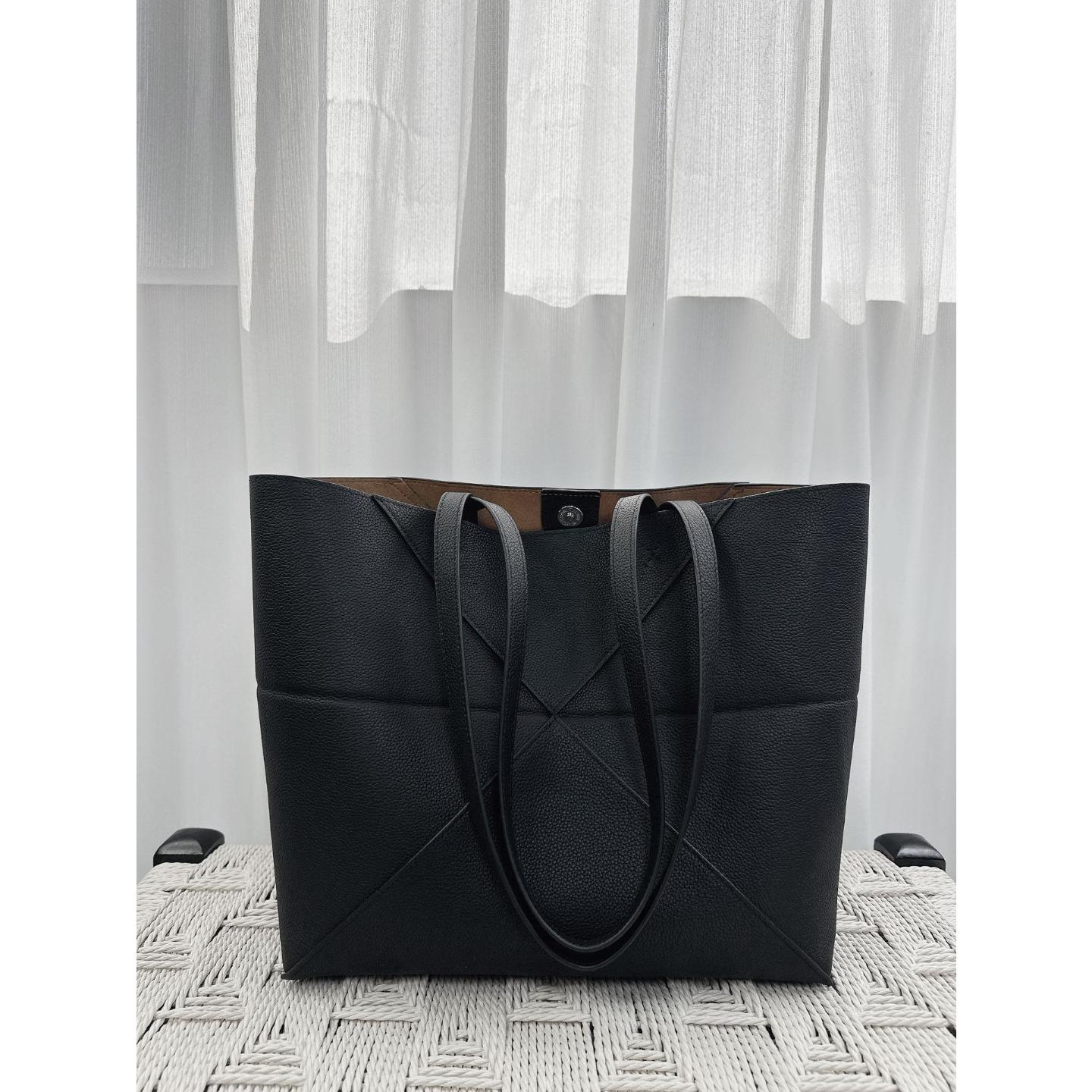 

Deformed folding geometric bag fold horizontal tote bag top layer cowhide tote shoulder bag armpit bucket bag women s bag 31*30*13cm чорний
