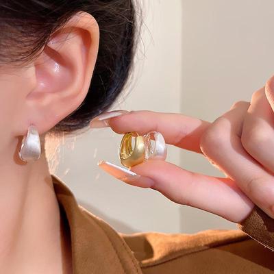 Niche Matte Brushed Ear Clips: Versatile, High-End U-Shaped Celebrity Earrings