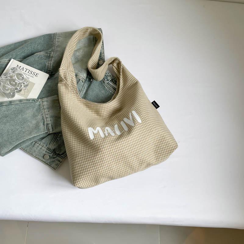 Velkokapacitní jednoramenná ruční crossbody taška s potiskem písmen pro trendy a módní ženy