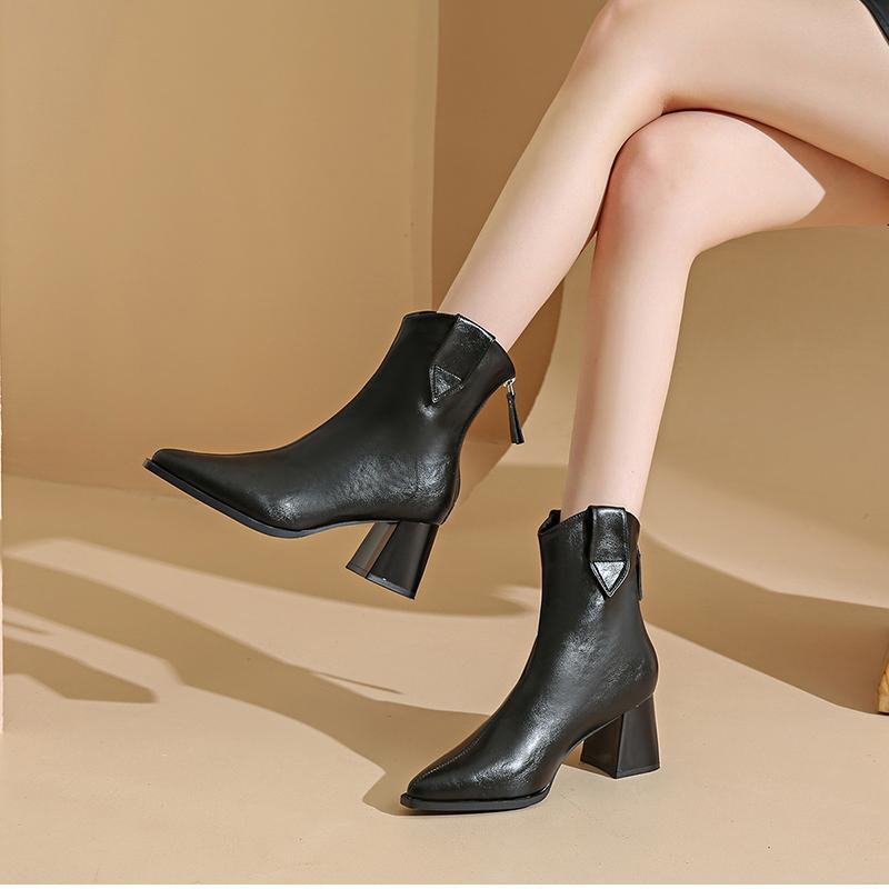 Módní podzimní zimní design Teplé kozačky ke kotníku s kožíškem Módní boty na vysokém čtvercovém podpatku se špičatou špičkou Moderní krátké boty pro ženy
